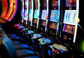 Player managing bankroll and setting betting strategy on juragan69 login